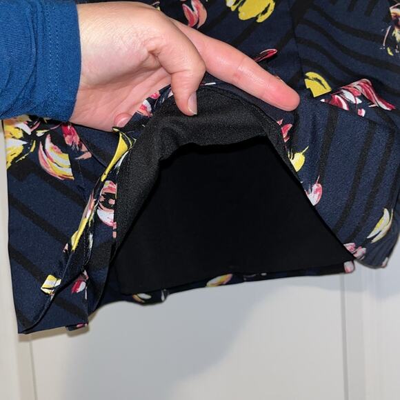 Banana Republic Floral Wrap Skirt - Picture 5 of 9